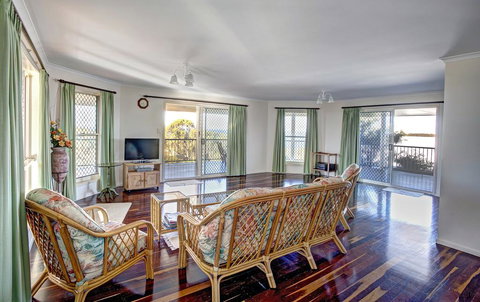 Verandahs - Travel Agents 2