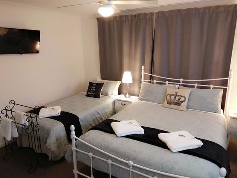 Victoria At Redcliffe Bed & Breakfast - Tourism Guide 1