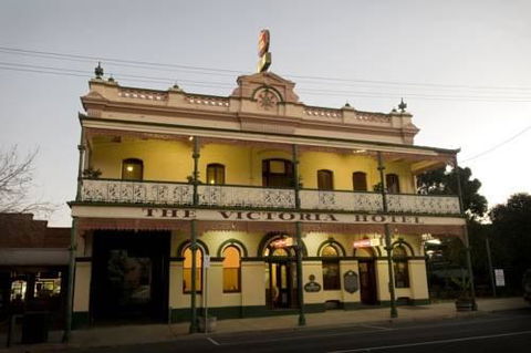 Victoria Hotel Rutherglen - Tourism Guide 0