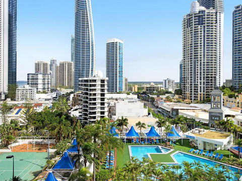 View - In Heart Of Surfers Paradise - Tourism Guide 0