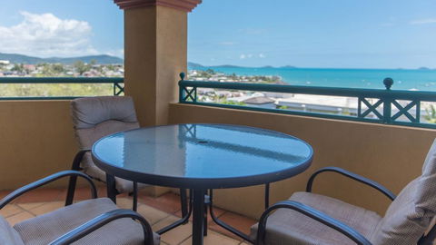 Views From Golden Orchid - Airlie Beach - Travel Search 1