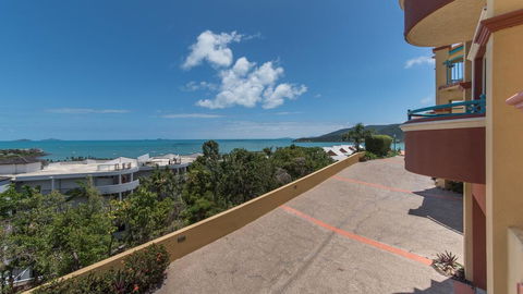 Views From Golden Orchid - Airlie Beach - Travel Search 2