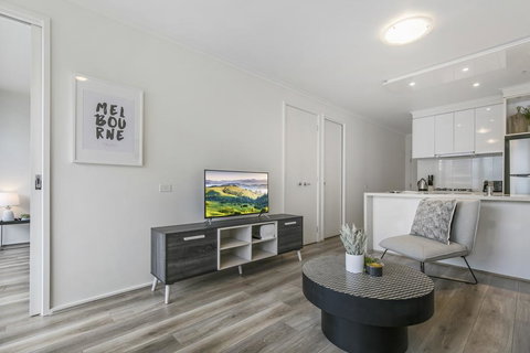 Views And Hotel-style Extras In A Great Location - Travel Agents 1