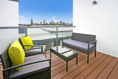 Views From Red Hill - Modern And Spacious Split-Level Executive 3BR Red Hill Apartment Close To CBD - Tourism Guide 2