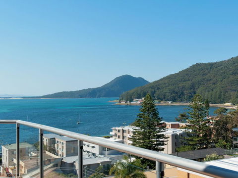 Views, Views & More Views, Sub-Penthouse In Shoal Bay - Tourism Guide 1