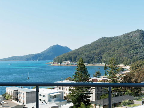 Views, Views & More Views, Sub-Penthouse In Shoal Bay - Tourism Guide 0