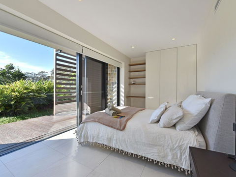 Villa Catania Waterside At Trinity Point - Tourism Guide 1