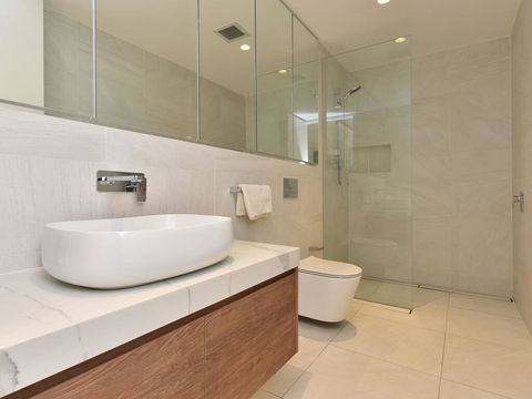 Villa Catania Waterside At Trinity Point - Tourism Guide 3