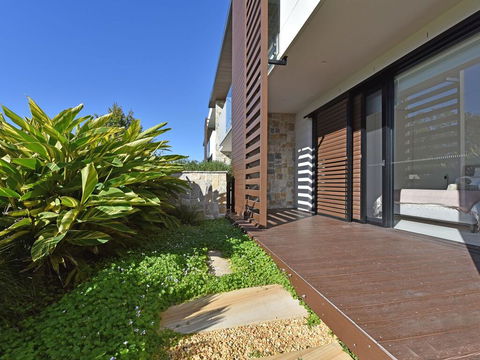 Villa Catania Waterside At Trinity Point - Tourism Guide 2