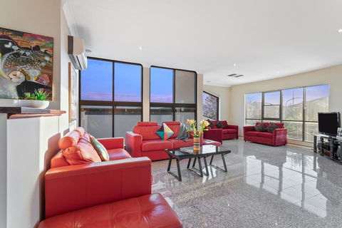 Villa De Marseilles - Melbourne - Tourism Guide 3
