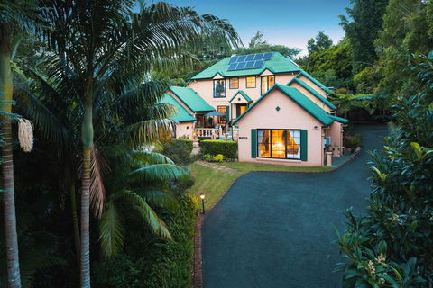 Villa Della Rosa Bed & Breakfast - Tourism Guide 0