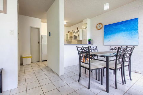 Villa Ellisa, Unit 1/10 Columbia Close - Cruises Travel 3