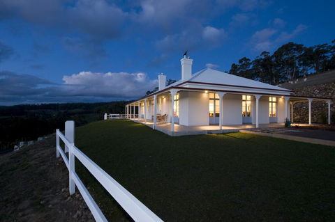 Villa Talia Tasmania - Travel Search 1