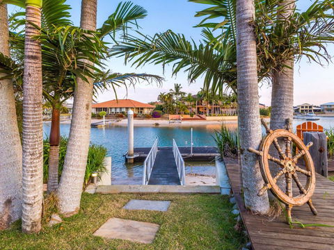 Vista Del Mare - 81 Witonga Drive Yamba Family Home On Water. - Tourism Guide 0