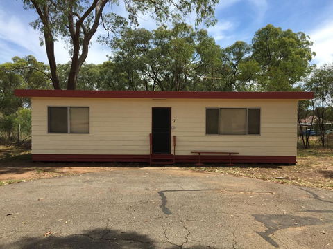 Wagon Wheel Motel & Units - Cruises Travel 1
