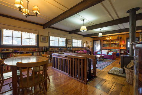 Walhalla Coach House - Travel Search 3