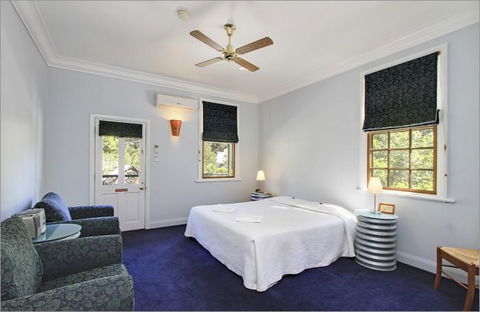 Walhalla's Star Hotel - Travel Search 3