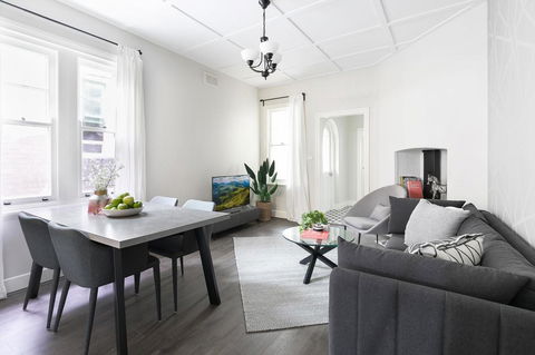 Walk Everywhere In The City From A Historic Home - Cruises Travel 1