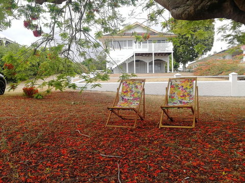 Walk To Beach Queenslander HOME In CBD Hervey Bay - Travel Search 1
