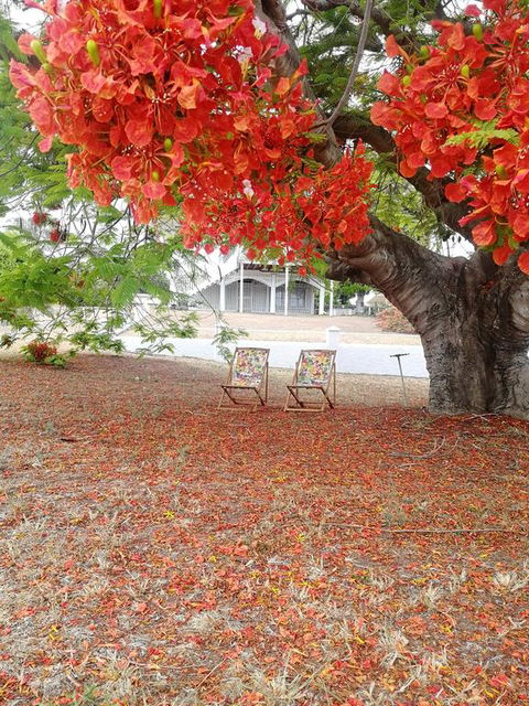 Walk To Beach Queenslander HOME In CBD Hervey Bay - Travel Search 3
