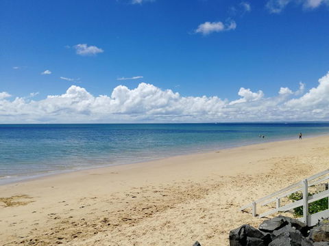 Walk To Beach Queenslander HOME In CBD Hervey Bay - Travel Search 0