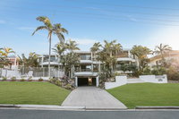 Walk to the beach Sunshine Beach