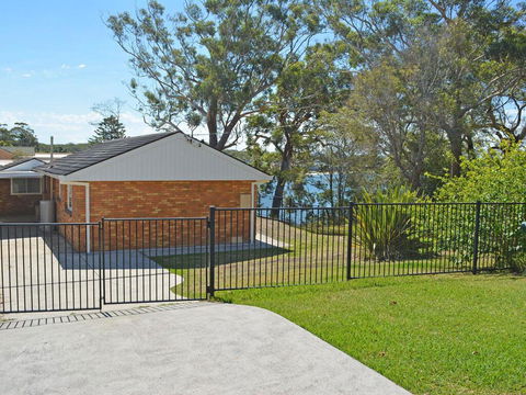Wanda Magic' 19 Randall Drive - Beautiful Water Front House - Cruises Travel 0