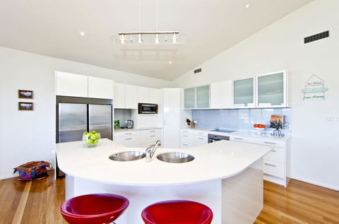 Wanda Point House - Tranquil, Elegant & Dog Friendly - Cruises Travel 2