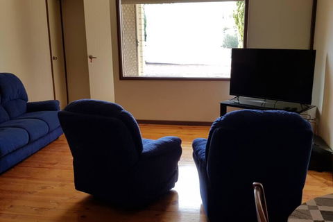 Warmont Apartments Self Contained Home - Cruises Travel 3