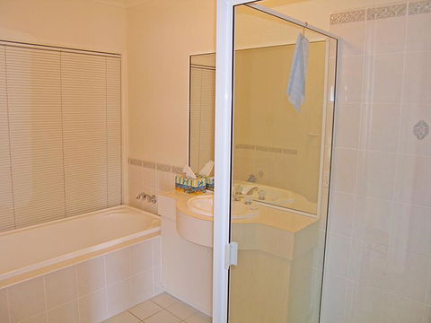 Water View House @ Orient Point - Tourism Guide 3