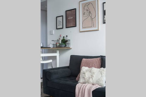 Waterfront Apt On Mel Collins Street#3 - Travel Search 1