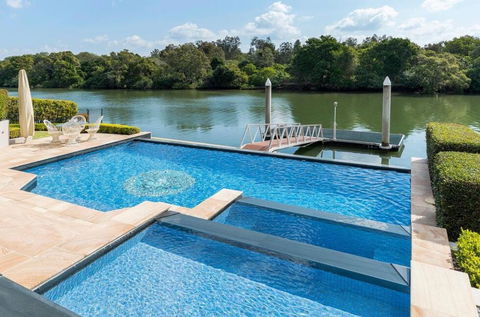 Waterfront Home / Amazing Place To Be - Travel Search 3