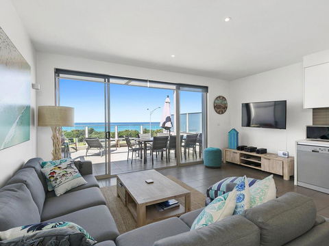 WATERFRONT SEVEN - In The Heart Of Lorne - Tourism Guide 3