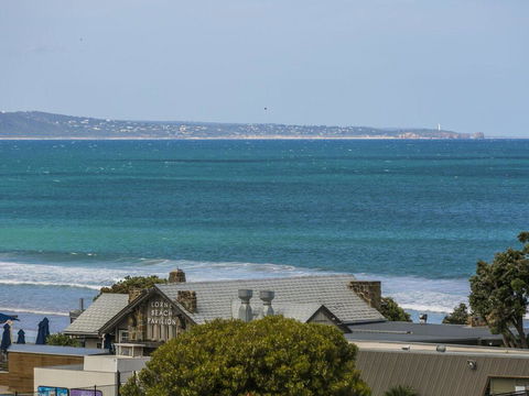 WATERFRONT THREE- In The Heart Of Lorne - Tourism Guide 3