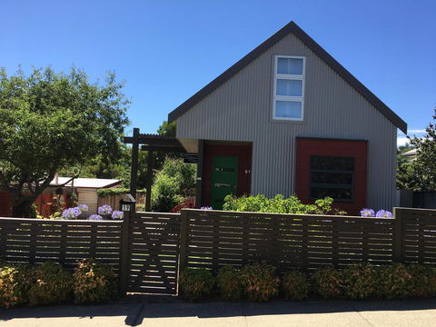 Daydream Cottage - Travel Agents 9