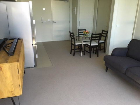 Collins Accommodation - Tourism Guide 4