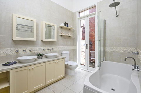Windermere Fitzroy - Rejuvenate Stays - Tourism Guide 5