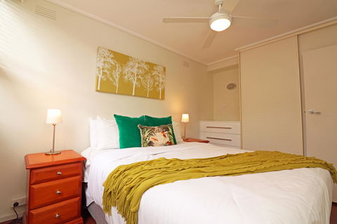Colour Pop Fitzroy - 3 Bedroom Pet Friendly - Travel Search 14
