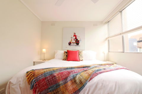 Colour Pop Fitzroy - 3 Bedroom Pet Friendly - Travel Search 10