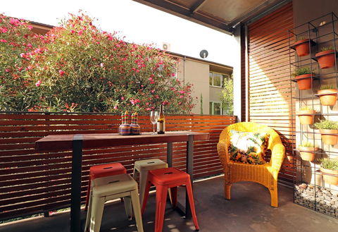 Colour Pop Fitzroy - 3 Bedroom Pet Friendly - Travel Search 6