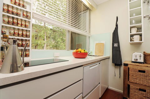 Colour Pop Fitzroy - 3 Bedroom Pet Friendly - Travel Search 5