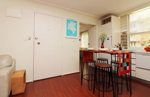Colour Pop Fitzroy - 3 Bedroom Pet Friendly - Travel Search 21