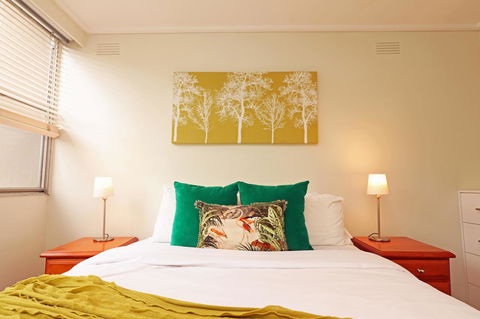 Colour Pop Fitzroy - 3 Bedroom Pet Friendly - Travel Search 15