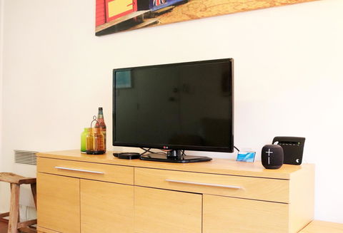 Colour Pop Fitzroy - 3 Bedroom Pet Friendly - Travel Search 26
