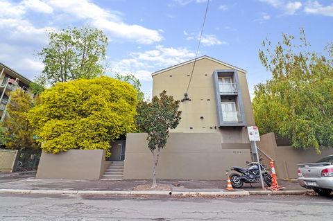 Colour Pop Fitzroy - 3 Bedroom Pet Friendly - Travel Search 28