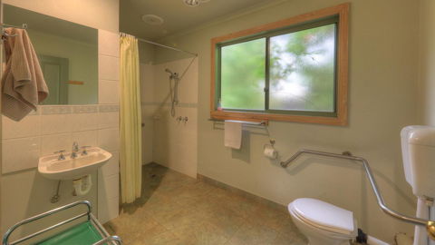 Aspens Springs Farmstay - Travel Search 8