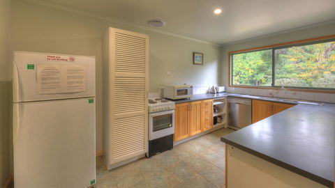 Aspens Springs Farmstay - Travel Search 3