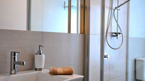 Chestnut Daylesford - Travel Agents 7