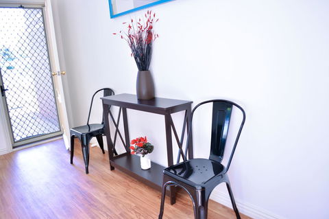 Turner Terrace - Travel Agents 10