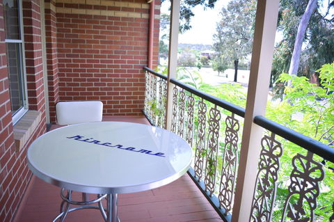Turner Terrace - Travel Agents 25